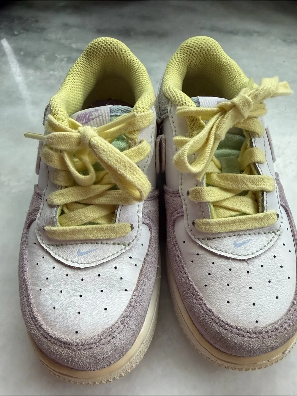 Nike Air Force 1- LV8 Easter Edition .